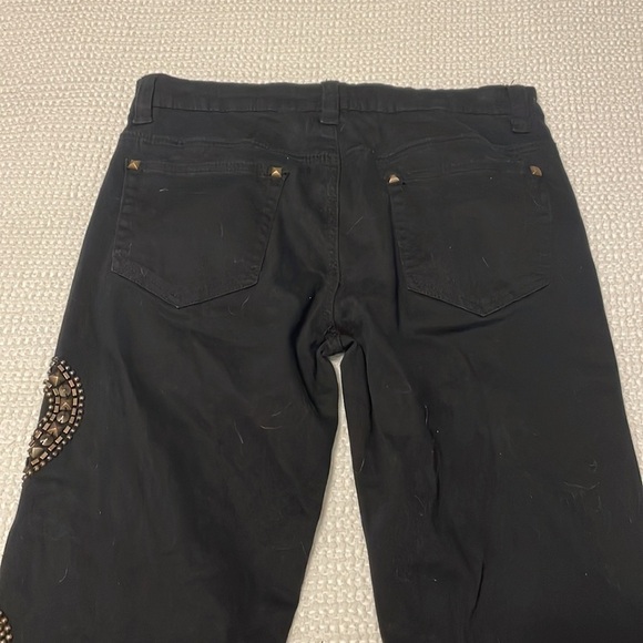 CHRISTINA V Snake Embroidered Design Denim Jeans - Picture 3 of 12